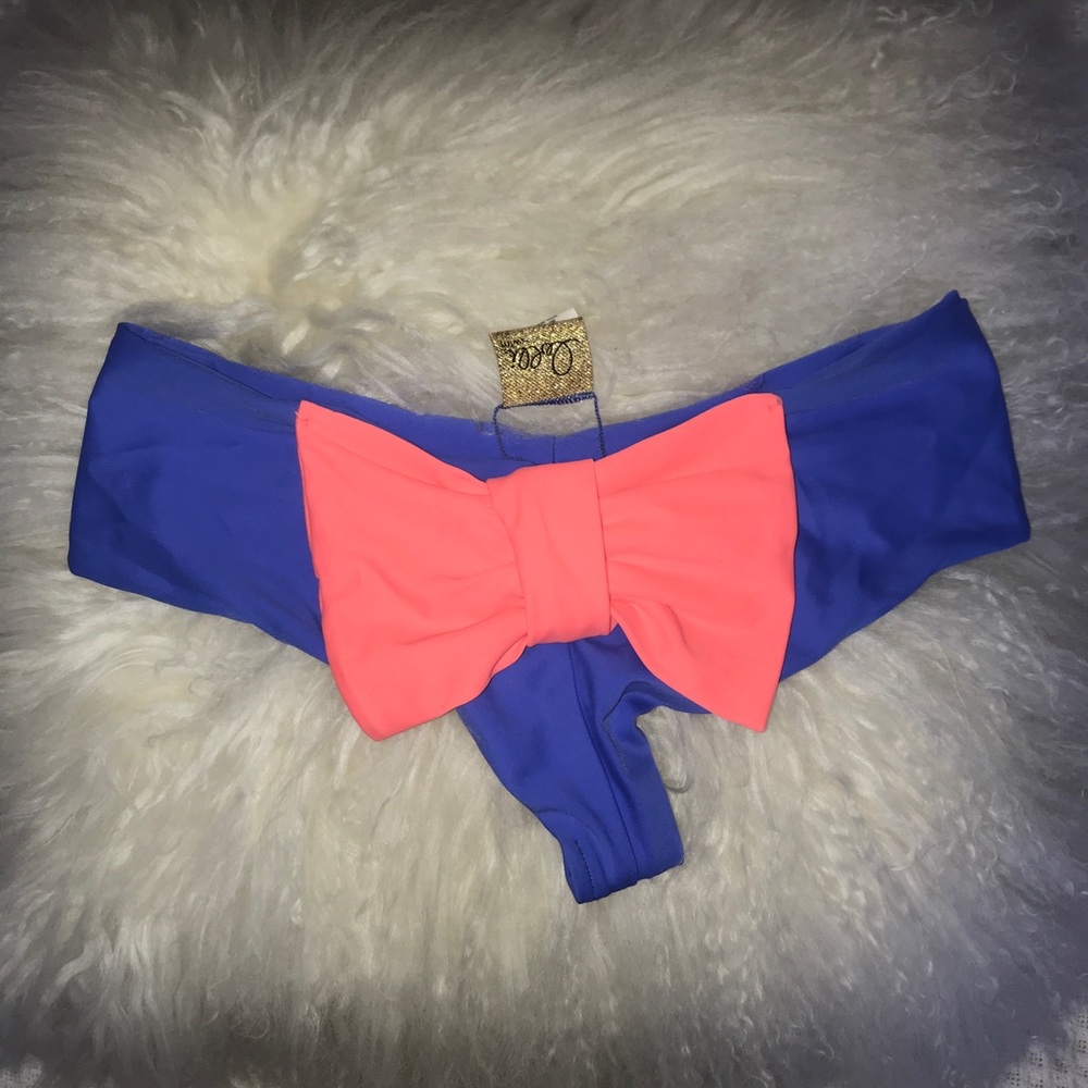 Lolli swim bow bottom